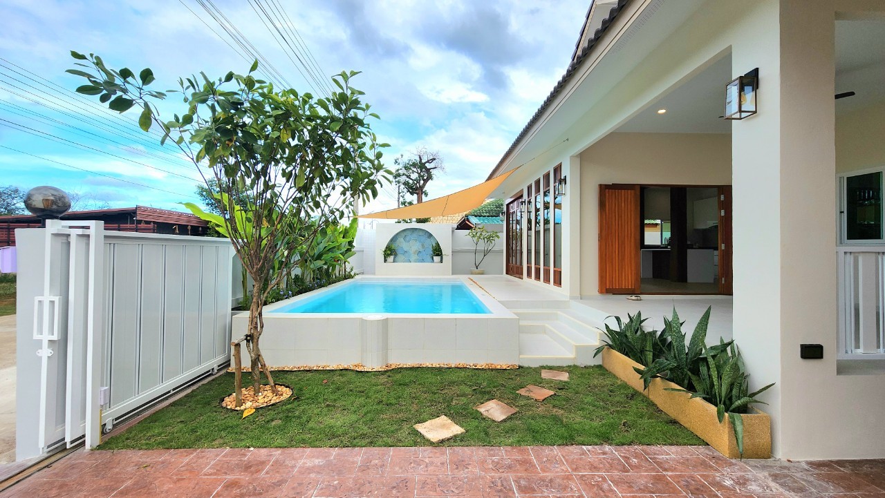 https://www.huahin.estate/images/gallery/HS0014-renovated-pool-villa-center-of-huahin-estate-bluport-19.jpg#joomlaImage://local-images/gallery/HS0014-renovated-pool-villa-center-of-huahin-estate-bluport-19.jpg?width=1280&height=721